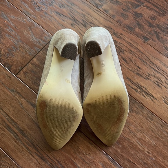 Women’s Beige/Nude Heels - Picture 5 of 8